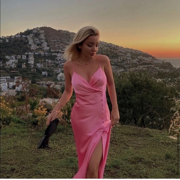 ❌SOLD❌ Zara satin midi dress - Picture 8 of 9